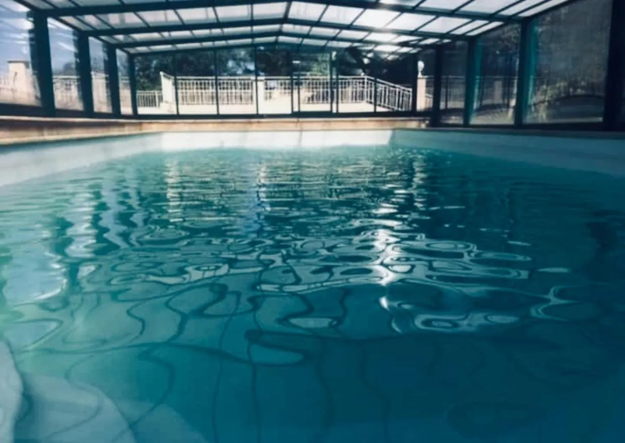 Chalet Piscine Couverte/Jardin/Terrasse Le Beausset Holiday home