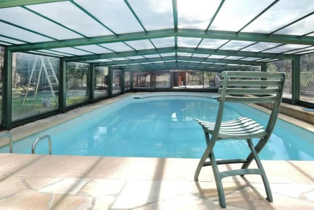 Chalet Piscine Couverte/Jardin/Terrasse contacts